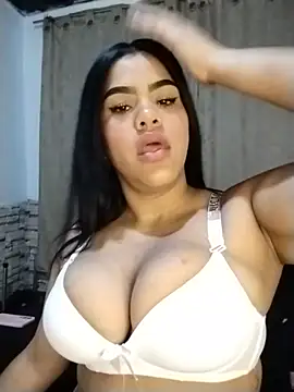 Bicky_25 élő XXX-chatje