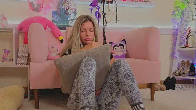 Real_Tini Chat XXX live