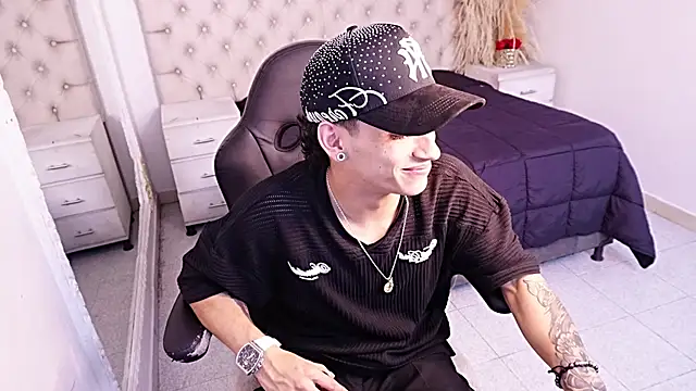 XXX chat uživo modela JhoanLeandro