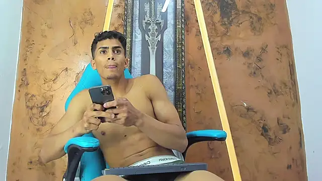 juanjo_bigcock20's Live XXX Chat