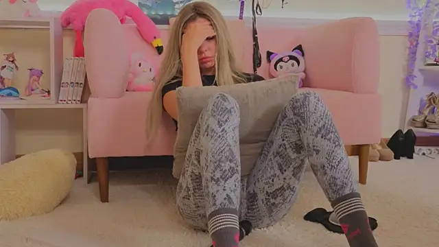 Real_Tini – Naživo XXX chat