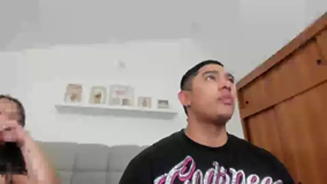 צ'אט XXX בשידור חי של erotic_sins