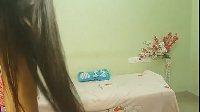 แชท XXX สดของ Pallavi_Krishna_Tamil