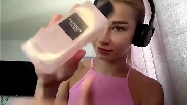 PickmeGirl's Live XXX Chat