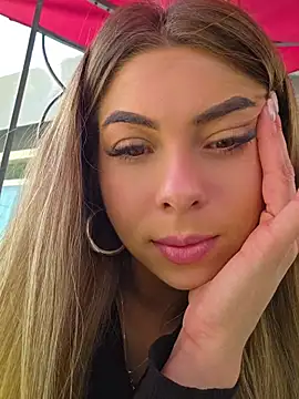 AylinRosee Chat XXX live
