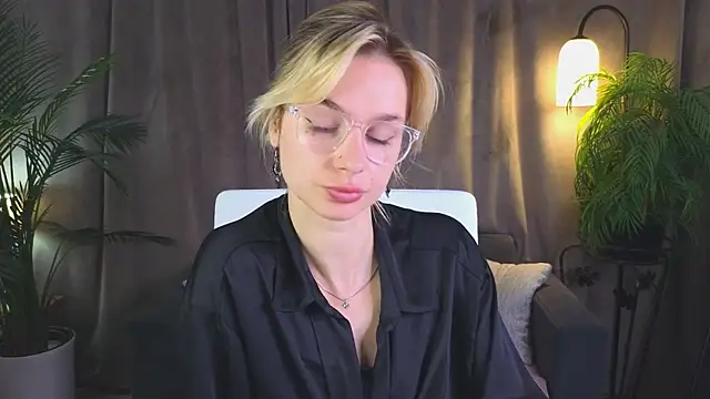 NoraMoreaun Live XXX chat