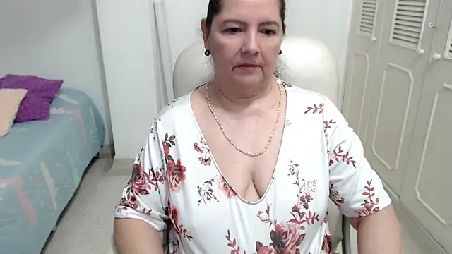 leonela_69 – Live XXX-chat