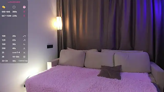 NovaOliphant's Live XXX Chat