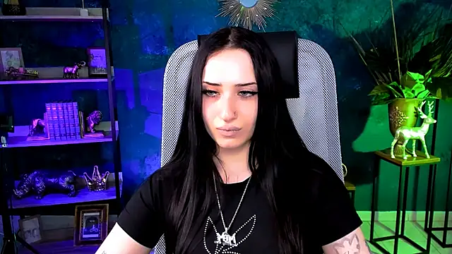 MonicaLowes' Live XXX Chat