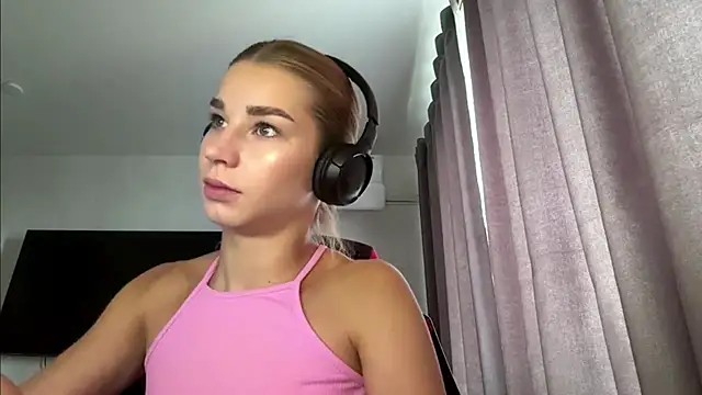 PickmeGirl Live XXX Chat