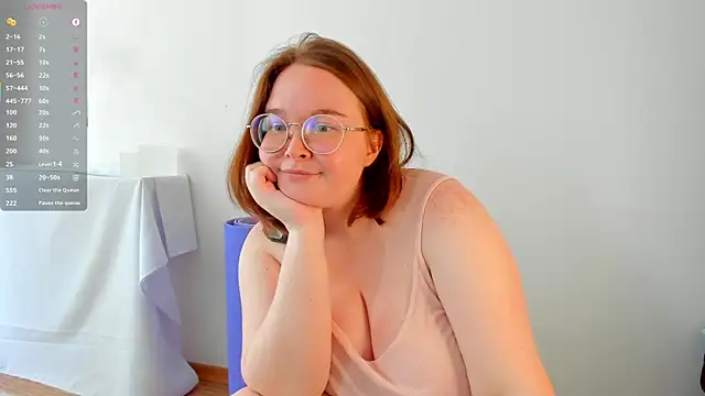 XXX chat uživo modela DebbieWoood