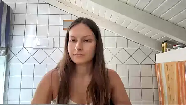 ShaylaChong Adlı Modelin Canlı XXX Sohbeti