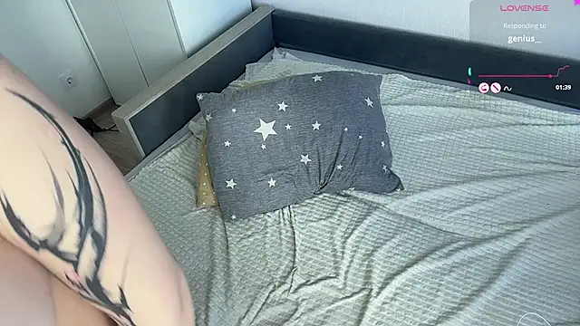 VerniceEngelking's Live XXX Chat