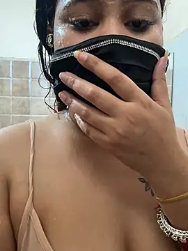 Pink_BabyDoll Adlı Modelin Canlı XXX Sohbeti