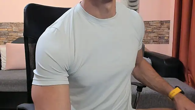 HotHunkTrainer élő XXX-chatje