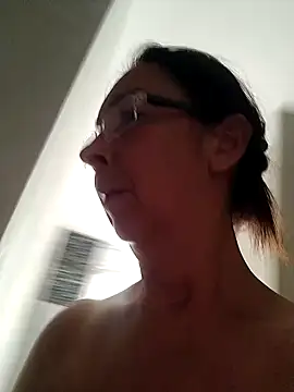 Chat XXX en directo de Celine_Faer1