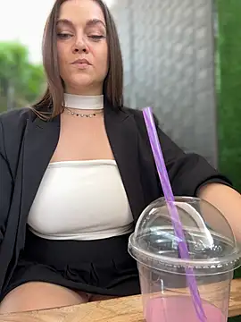 צ'אט XXX בשידור חי של CrazyTori