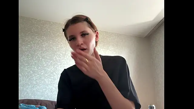 LunarVelvet Adlı Modelin Canlı XXX Sohbeti