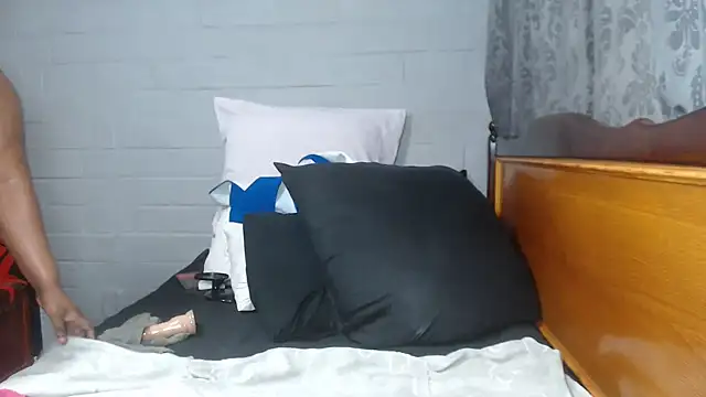 05BUTDIVAXXX's Live XXX Chat