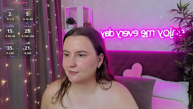 FeralPeach's Live XXX Chat