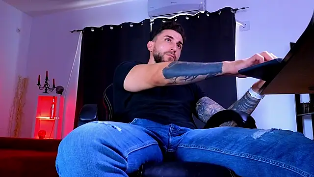 Chat XXX Live MightyAaron66