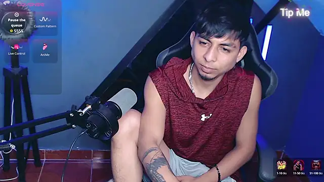 ALPHA_LATINO Adlı Modelin Canlı XXX Sohbeti