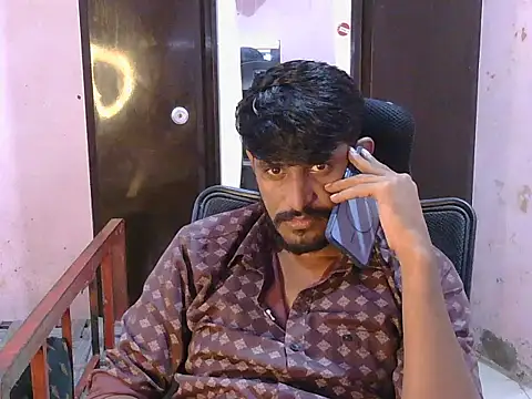 HotXKrish Adlı Modelin Canlı XXX Sohbeti