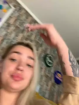 Sextazy live XXX chat