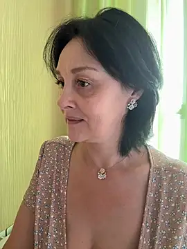 دردشة HotyEmily الجنسية المباشرة