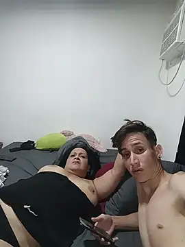 Milfvalesk: онлайн-секс-чат