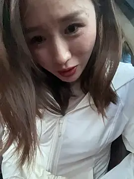 qin205205のライブXXXチャット
