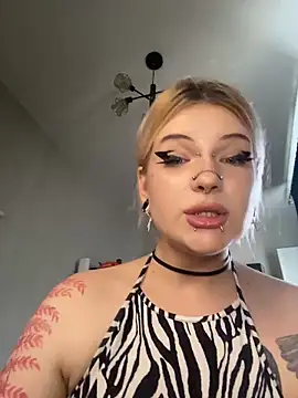 XXX chat uživo modela DriveThruCiri