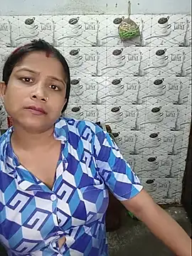 Priyadiwani's Live XXX Chat