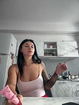 DramaQueen__ Chat XXX live