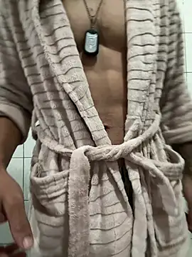 Yourman18c's Live XXX Chat