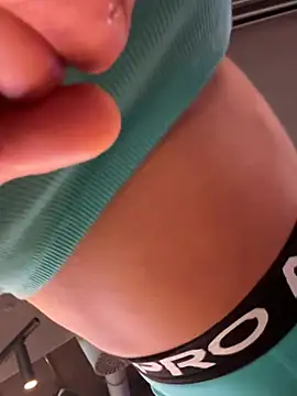 Živý XXX chat F3ckd0lllucy