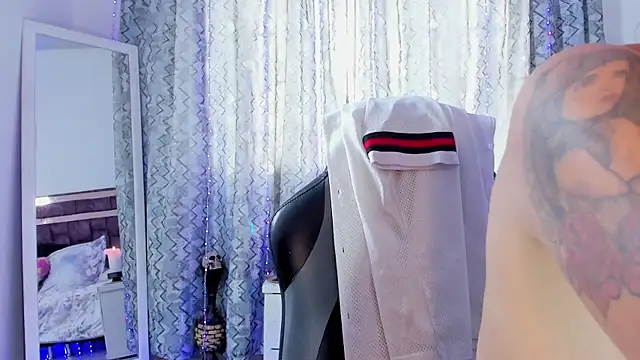 alejandrafitt Adlı Modelin Canlı XXX Sohbeti