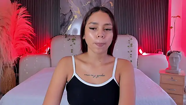 CarolineFyre Chat XXX in diretta