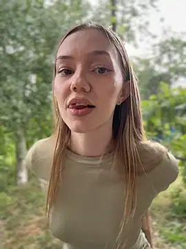 MilaMoone Live XXX-Chat