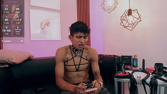 Maximoking26's Live XXX Chat
