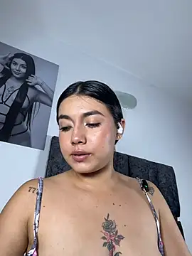 Natasharuso élő XXX-chatje