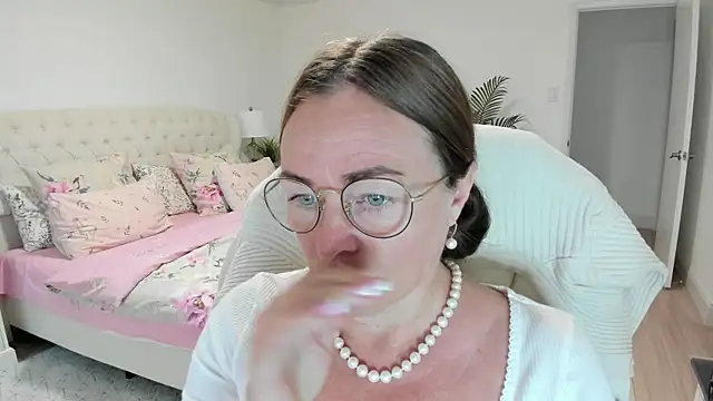 Vika73 现场XXX聊天