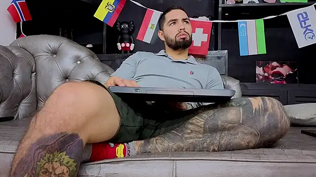 Czat XXX na żywo – matteosantos