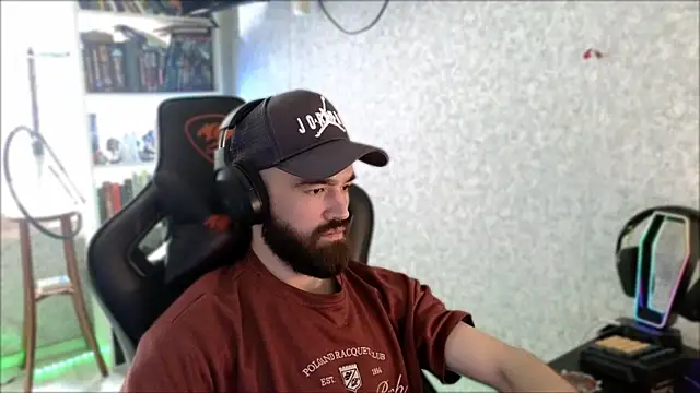 دردشة _Serious_Man الجنسية المباشرة