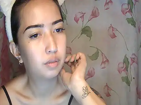 Chat +18 de XXnaughty_08XX ao vivo