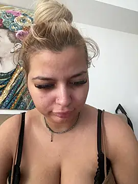צ'אט XXX בשידור חי של AllysonK