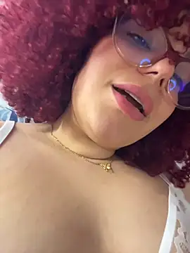 צ'אט XXX בשידור חי של Leyah__