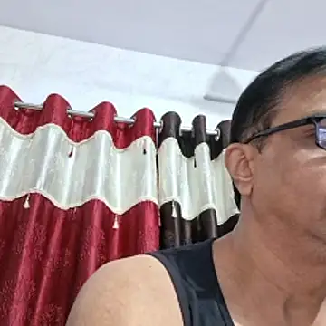 Mumbai_Fucker's Live XXX Chat