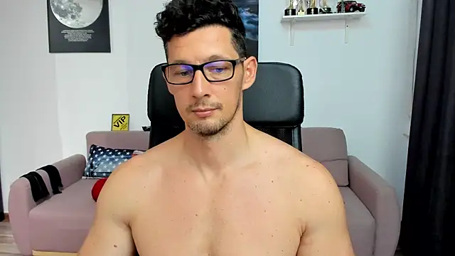 BrutusK08 Live XXX-chat