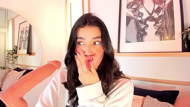 Nanami_ Chat XXX in diretta